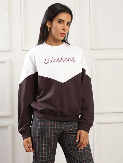 Globus Women Brown Colorblock & Typography Print Round Neck Drop Shoulder Sleeves Ribbed Hem Oversized Pullover Heavy Fleece Sweatshirt 
