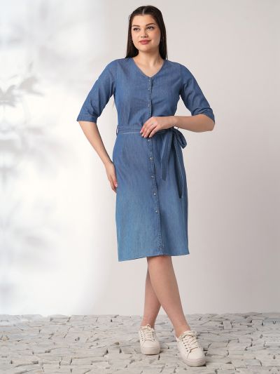 Globus Women Med Blue V-Neck Button Down Knee Length A-Line Denim Dress With Belt