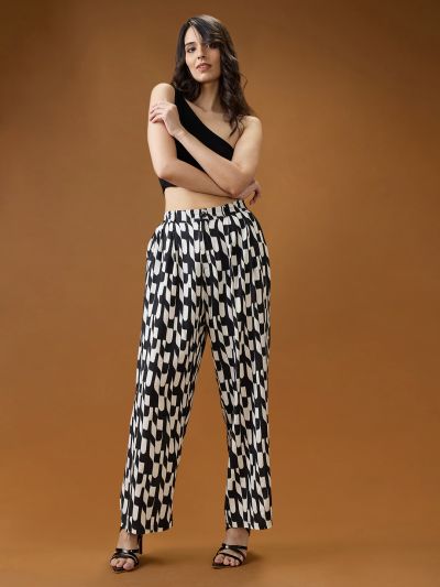 Globus Women Black & White Abstract Print Mid Rise Relaxed Fit Trousers