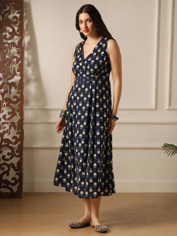 Globus Women Navy Blue Floral Print Wrap V-Neck Smocked Detail Fit & Flared Midi Dress
