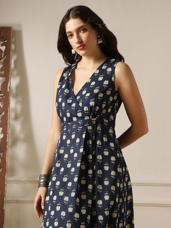 Globus Women Navy Blue Floral Print Wrap V-Neck Smocked Detail Fit & Flared Midi Dress