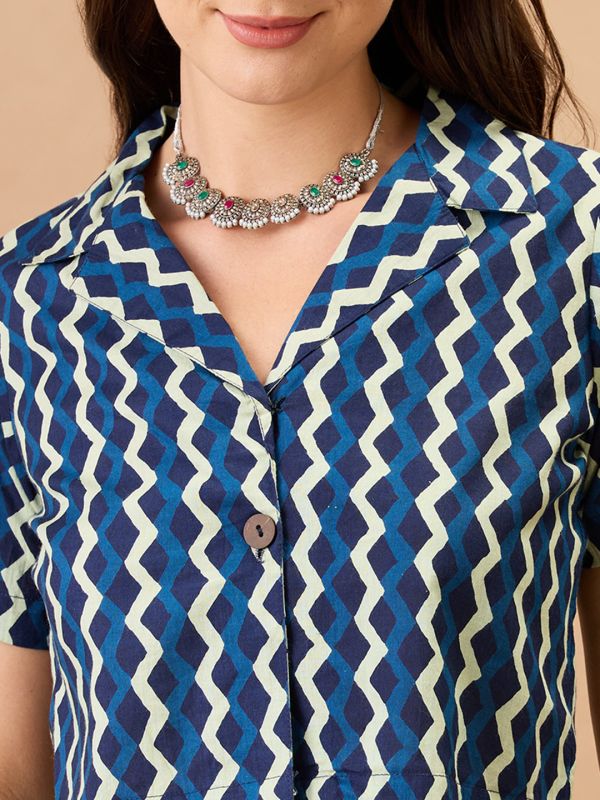Globus Women Indigo Chevron Print Notch Lapel Crop Shirt With Straight Pant Co-ords Set