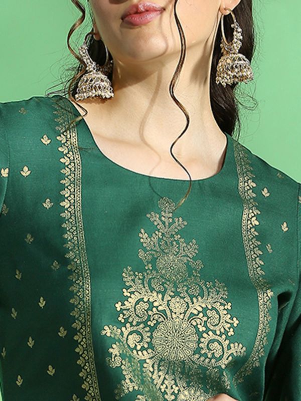 Globus Women Green Round Neck Ethnic Foil Print Straight Festive Kurta & Pant Set