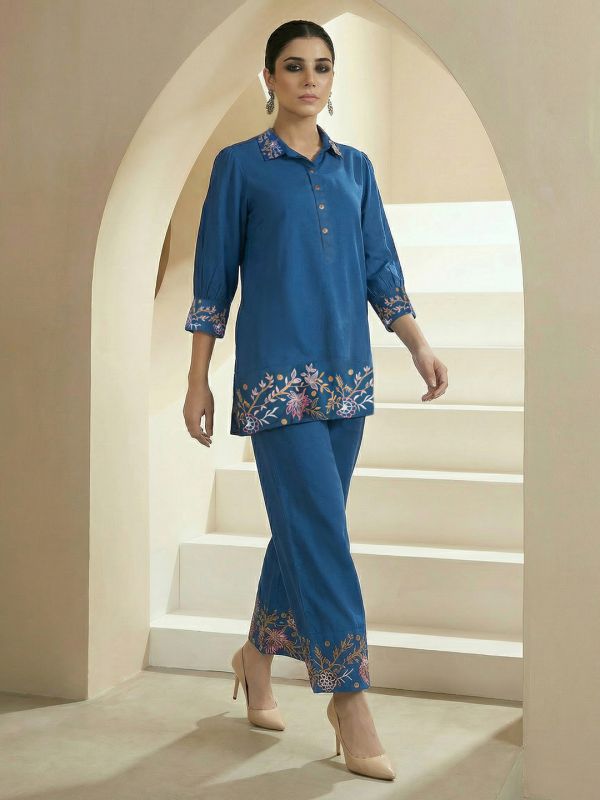 Globus Women Blue Floral Embroidered Shirt Collar Cuffed Sleeves Top & Mid-Rise Pants Fusion Co-Ord Set