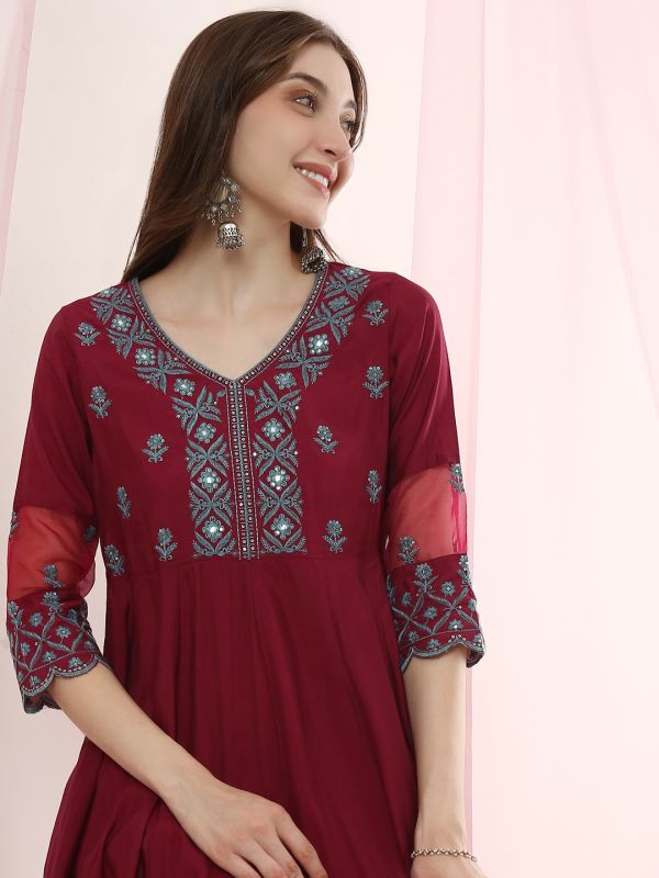 Globus Women Magenta V-Neck Sequinned Embroidered Yoke Scalloped Hem A-Line Kurta with Pants Festive Set
