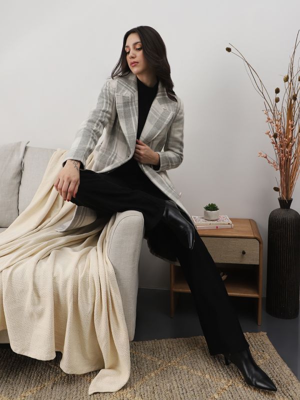 Globus Women White Notched Lapel Long Sleeves Checkered Self Design Winter Wear Overcoat with Belt