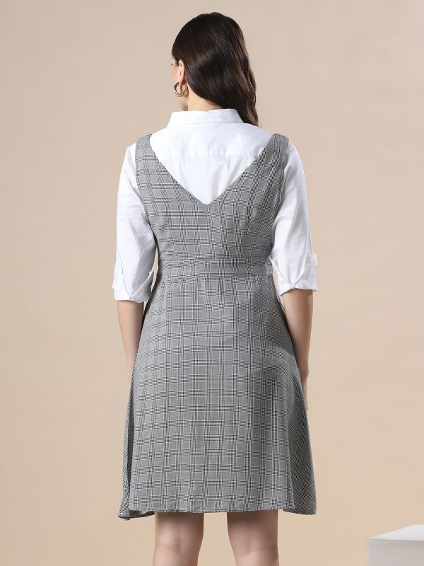 Globus Women Black Checkered V-Neck Sleeveless Fit & Flare Mini Dress