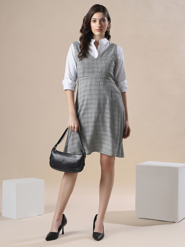 Globus Women Black Checkered V-Neck Sleeveless Fit & Flare Mini Dress