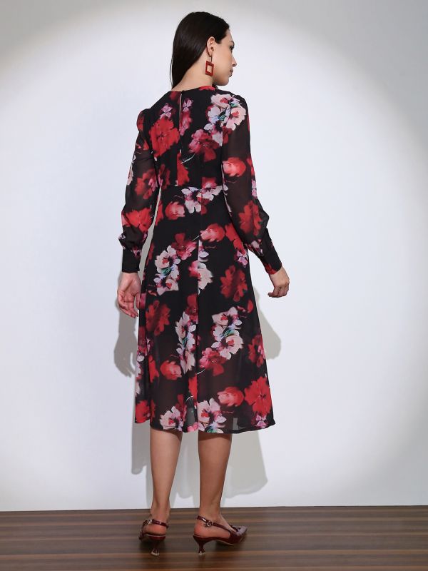 Globus Women Black Floral Print Round Neck Cuffed Sleeve Side Slits Fit & Flared Midi Dress