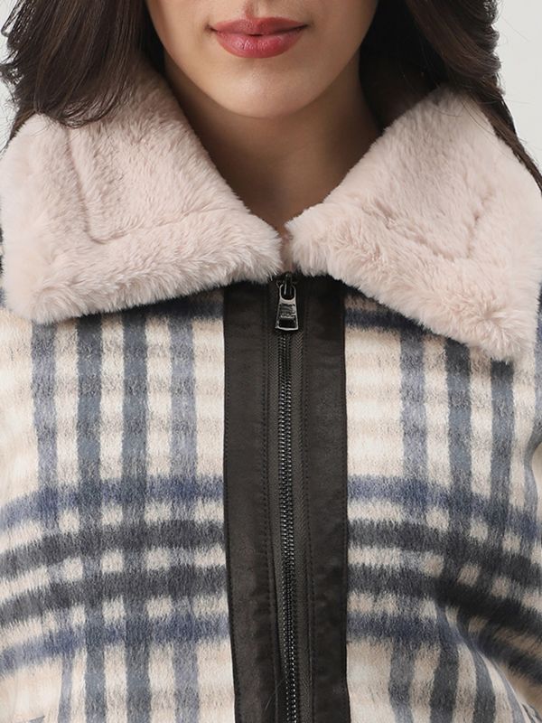 Globus Women Cream Spread Collar Long Sleeves Checked Faux Fur 2 Pockets Winter Wear Jacket