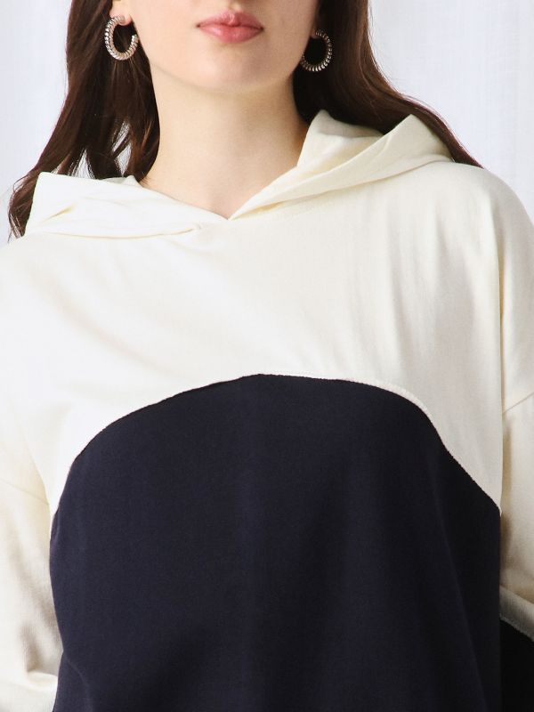 Globus Women Navy Blue Colorblock Drop Shoulder Sleeves Ribbed Hem Hooded Oversized Heavy Fleece Sweatshirt