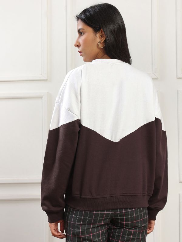 Globus Women Brown Colorblock & Typography Print Round Neck Drop Shoulder Sleeves Ribbed Hem Oversized Pullover Heavy Fleece Sweatshirt 