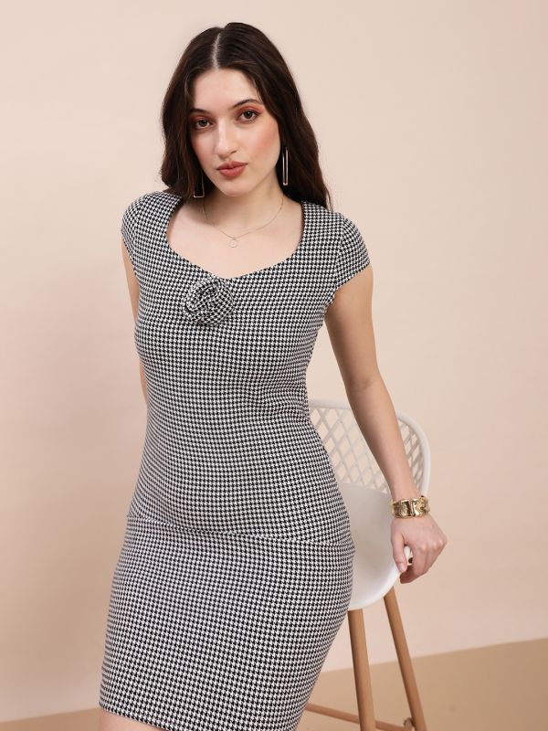Globus Women Black Houndstooth Print Sweetheart Neck Cap Sleeves Mini Party Bodycon Dress