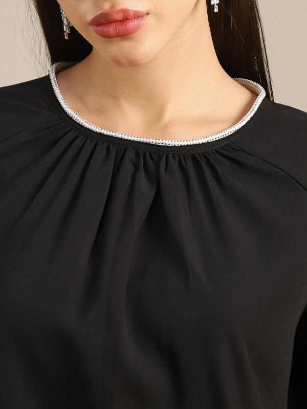 Globus Women Black Jewel Neck Raglan Sleeves Pleated Detail Georgette Party Top