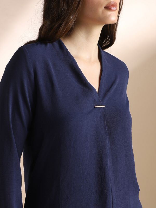 Globus Women Navy Blue V-Neck Cuffed Sleeves Self Design Workwear Top
