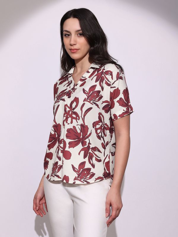 Globus Women Red Floral Print Collared V-Neck Short Sleeves Gathered & Pleat Detail Curved Hem Top