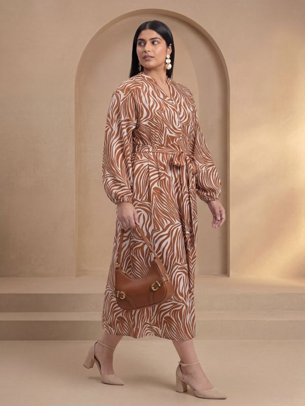 Globus Gloplus Women Brown Abstract Print Mandrin Collar Raglan Sleeves Belted Detail Fit & Flare Plus Size Maxi Dress