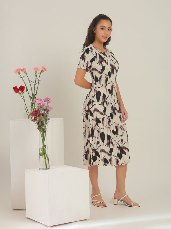 Globus Women Black Round Neck Short Sleeves Floral Print Accordion Pleats A-Line Midi Dress