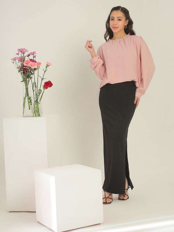 Globus Women Pink Cuffed Sleeves Ruffle Round Neck Peral Detailing Party Top