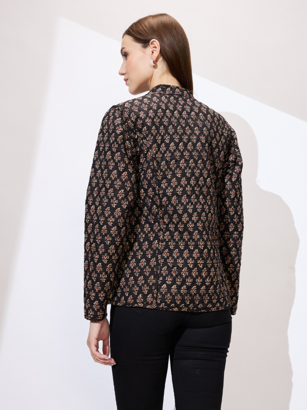 Globus Women Black Mandarin Collar Long Sleeves Floral Print Relaxed Fit Quilted Reversible Winter Shrug