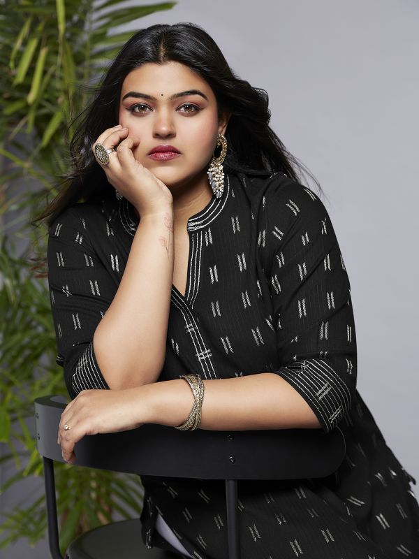 Globus Gloplus Women Black Mandarin Collar Zari Detail Woven Design Straight Plus Size Workwear Kurta