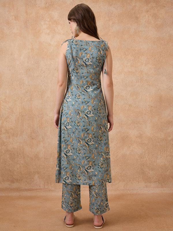 Globus Women Green Floral Print V-Neck Tie-Up Sleeves A-Line Kurta & Straight Pant Fusion Set