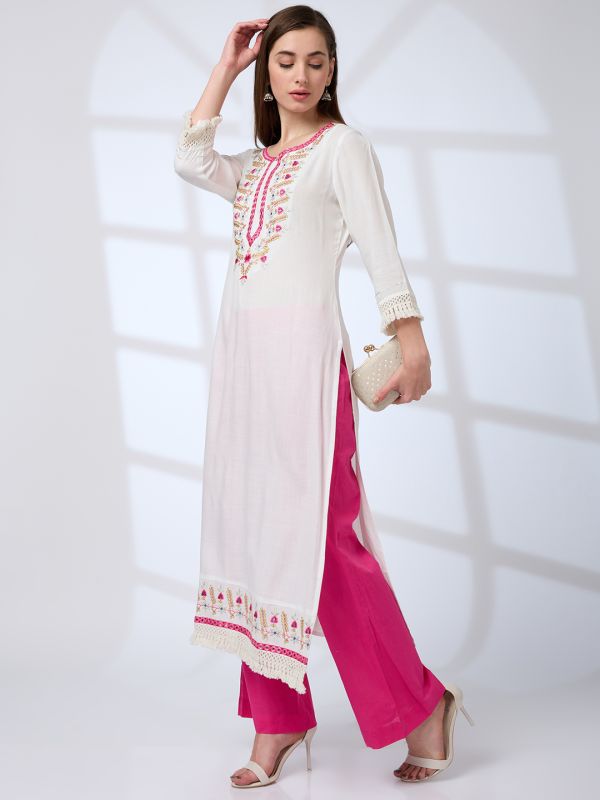 Globus Women Off White Floral Embroidered Yoke Crochet Detail Sleeves Straight Festive Kurta