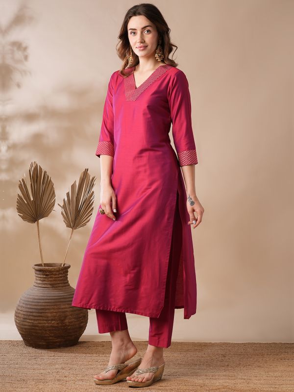 Globus Women Pink Gold Zari Embroidered V-Neck Straight Kurta & Elasticated Pants Workwear Set