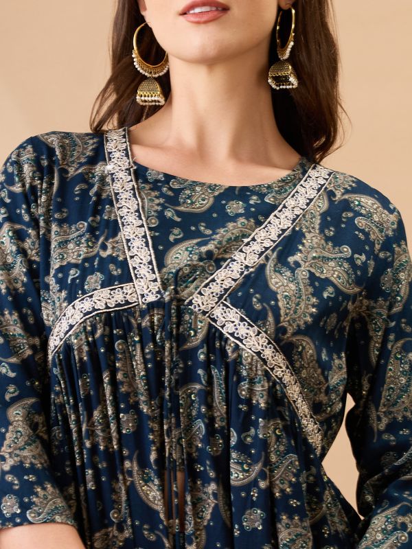 Globus Women Blue Paisley Printed Crop Top with Straight Pant & V-Neck Flared Shrug Co-ords Set