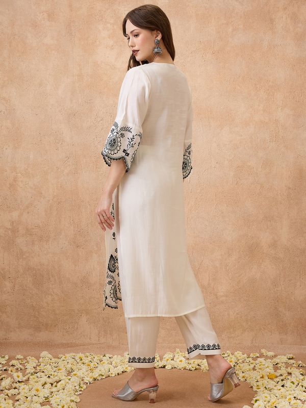 Globus Women Off-White Scalloped Hem Bell Sleeves Floral Embroidered Kurta & Straight Pant Festive Set