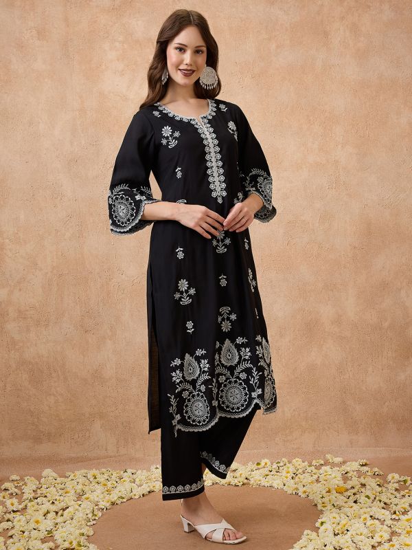 Globus Women Black Scalloped Hem Bell Sleeves Floral Embroidered Kurta & Straight Pant Festive Set