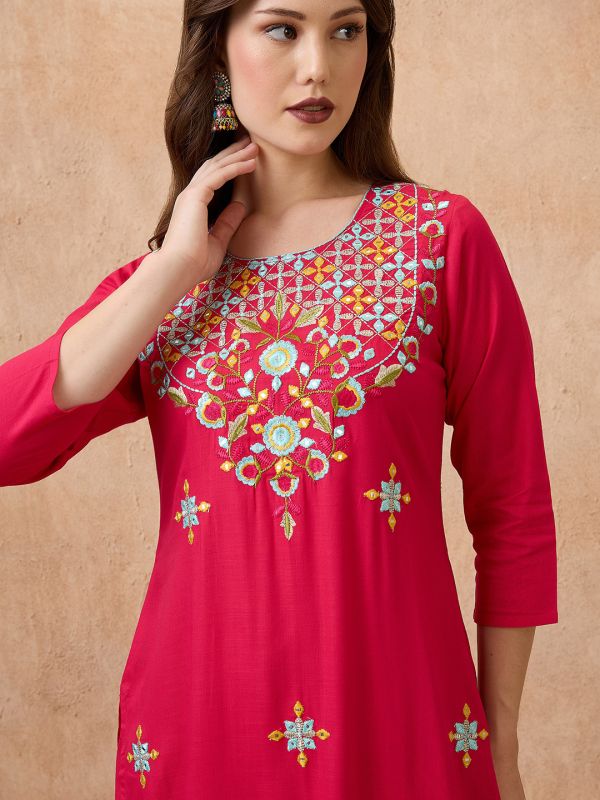 Globus Women Pink Round Neck Floral Embroidered Straight Kurta With Pant & Tie-Die Dupatta Workwear Set