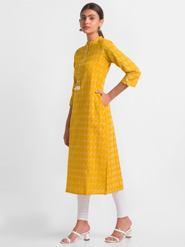 Globus Women Yellow Geometric Thread Work Straight Calf Length Kurta