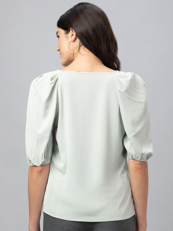 Globus Women Green Solid V-Neck Top
