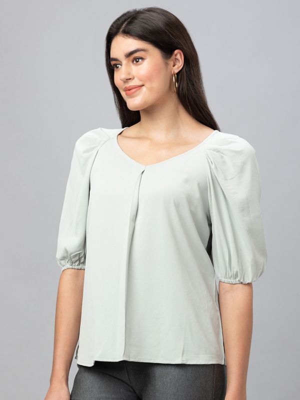 Globus Women Green Solid V-Neck Top
