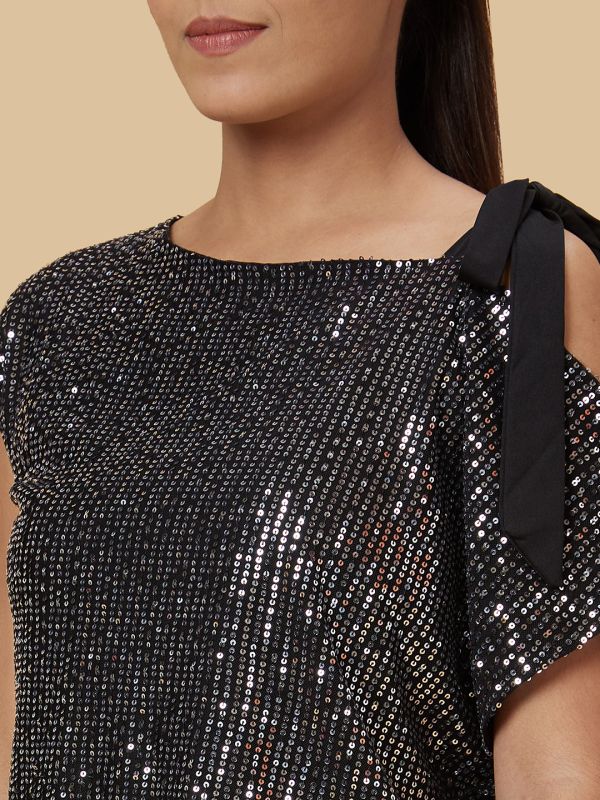Globus Women Black Embellished Tie-Up Shoulder Party Crop Top
