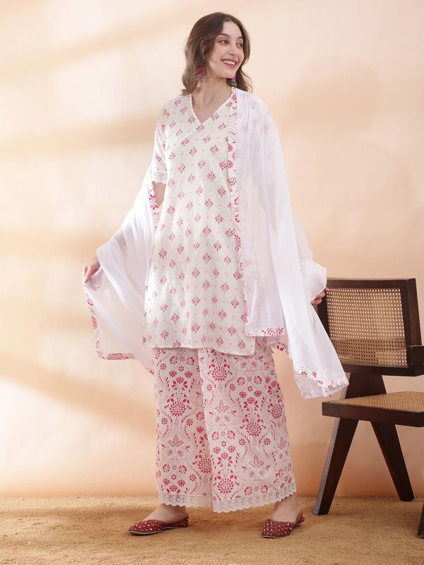 Globus Women Pink V-Neck Scalloped Lace Hem Sleeves Ethnic Print Straight Kurti With Palazzos & Dupatta Set