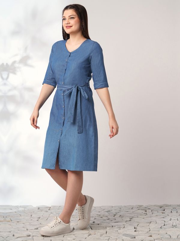 Globus Women Med Blue V-Neck Button Down Knee Length A-Line Denim Dress With Belt
