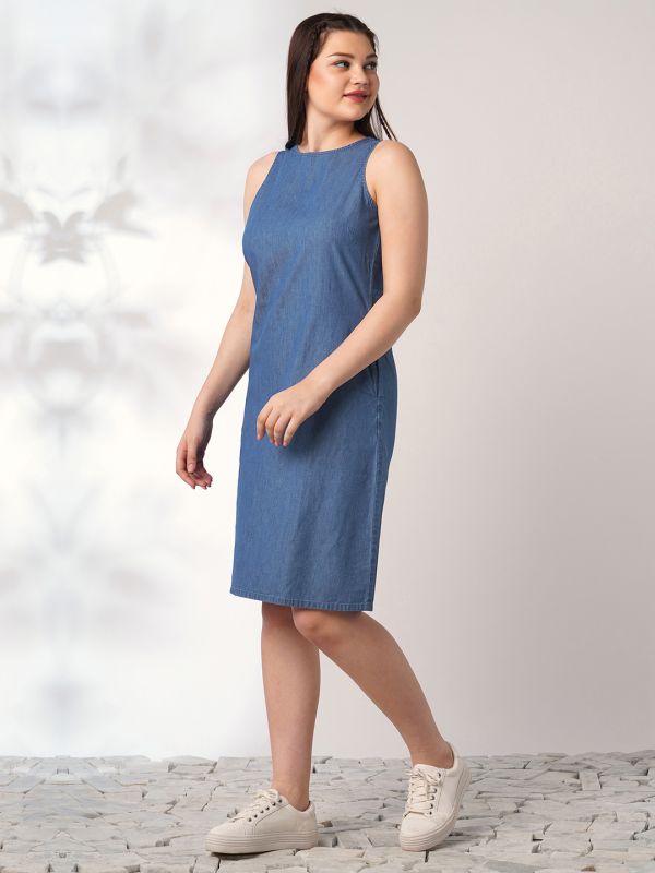 Globus Women Med Blue Round Neck Sleeveless Knee Length A-Line Denim Dress