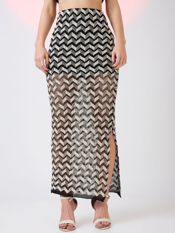 Globus Women Black & White Chevron Pattern Crochet Mid Rise Side Slit Pencil Maxi Skirt