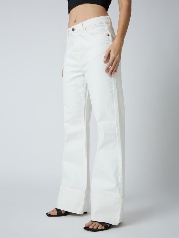 Globus Women White Cotton Stretch Solid Mid-Rise Wide Bottom Hem Bootcut Jeans