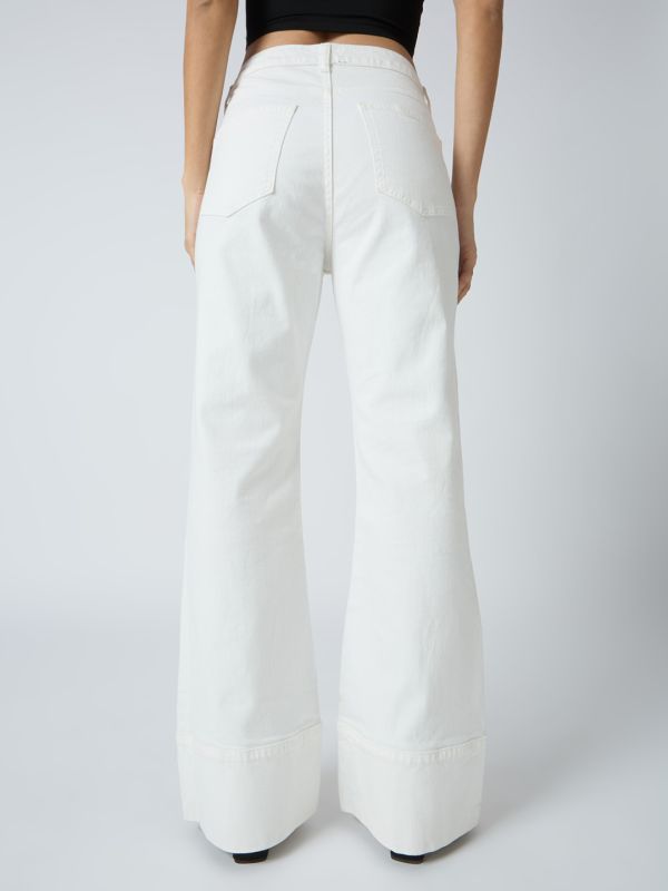 Globus Women White Cotton Stretch Solid Mid-Rise Wide Bottom Hem Bootcut Jeans