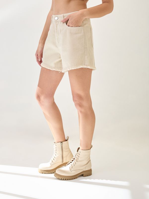 Globus Women Beige Slim Fit Mid-Rise Frayed Hem Denim Shorts
