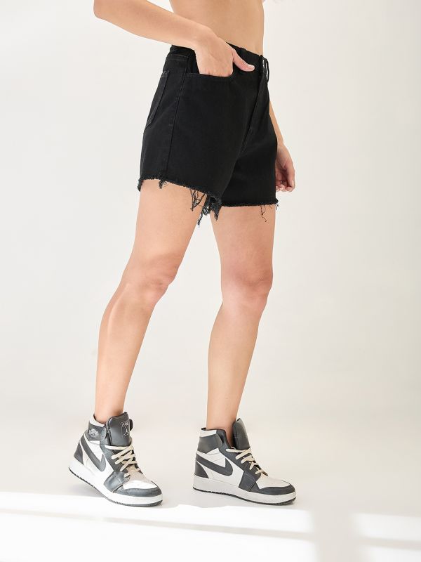 Globus Women Black Slim Fit Mid-Rise Frayed Hem Denim Shorts