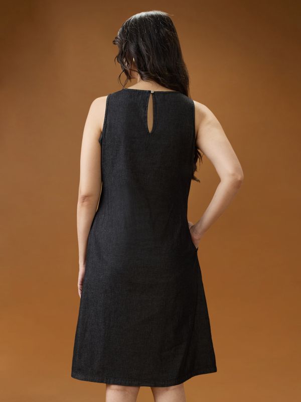 Globus Women Black Round Neck Sleeveless Solid Knee Length A-Line Dress