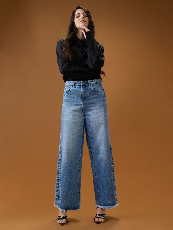Globus Women Light Blue Cotton High-Rise Light Fade Side Slit  Frayed Hem Denim Jeans
