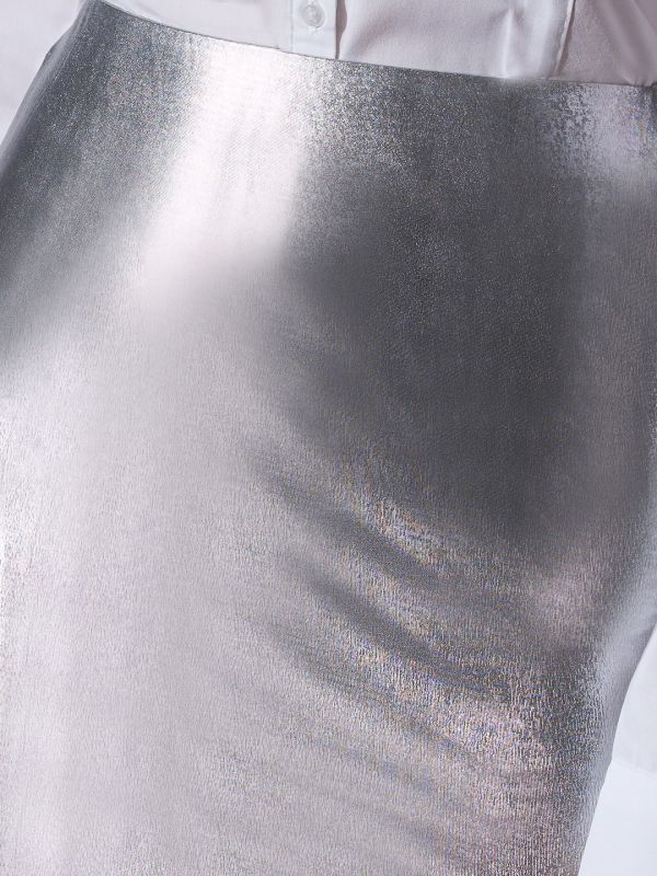 Globus Women Silver Mid-Rise Solid Metallic Stretchable Mini Bodycon Party Skirt