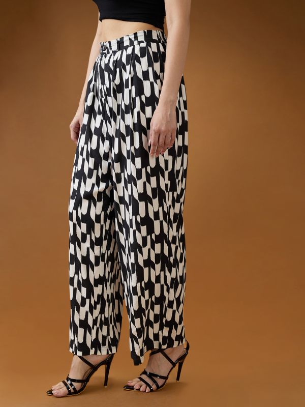 Globus Women Black & White Abstract Print Mid Rise Relaxed Fit Trousers