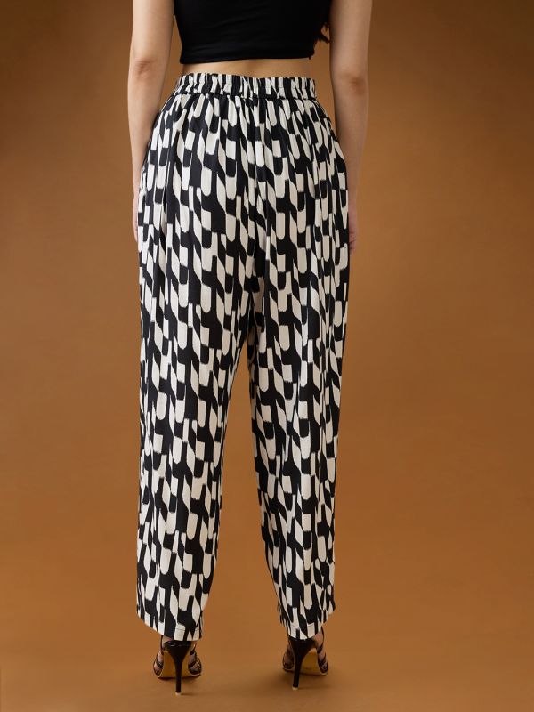 Globus Women Black & White Abstract Print Mid Rise Relaxed Fit Trousers