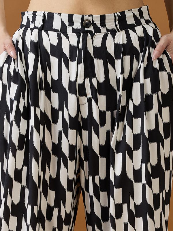 Globus Women Black & White Abstract Print Mid Rise Relaxed Fit Trousers